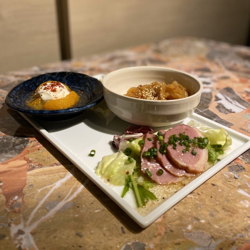 山海珍味盛り合わせ(柑橘とマスカルポーネ カプレーゼ、チェリバレー鴨の燻製〜マリネ仕立て〜、海月の利休和え)(創作和食と完全個室 和蔵 名古屋栄店)