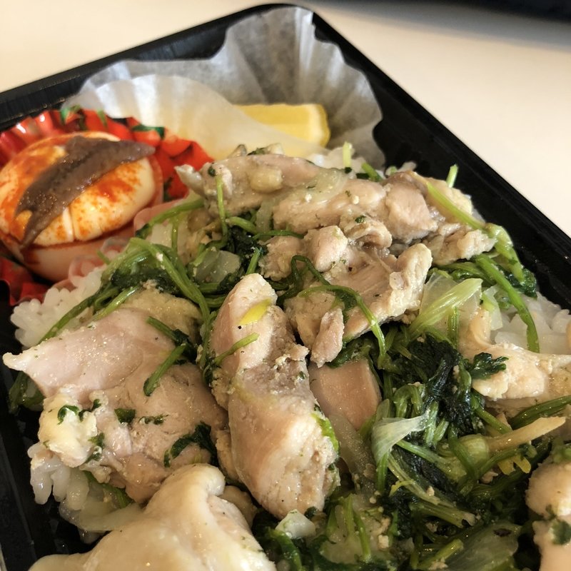 若鶏とパクチー弁当(ウェルファンカフェ)