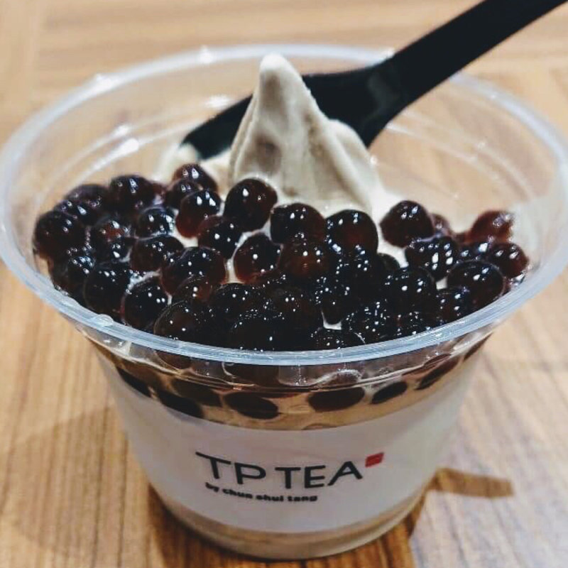 タピオカミルクティーソフトクリーム(TP TEA)