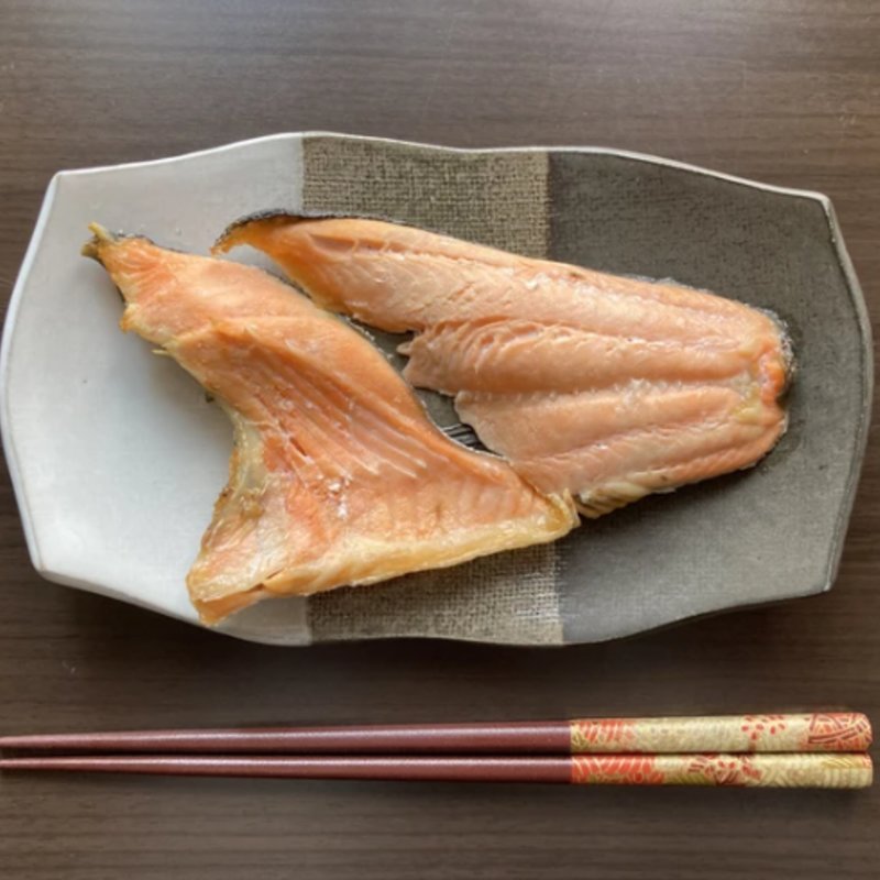 鮭と鮭カマ(丸惣デリバリー)