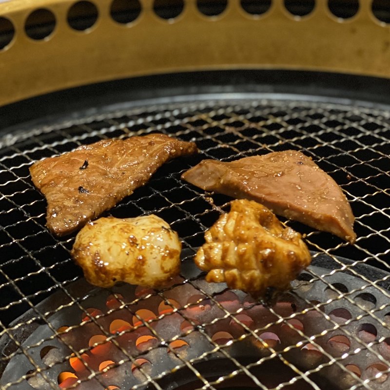 ホルモンコミ(ホルモン、ハツ、レバー、上ミノ)(焼肉 多樂ふく)