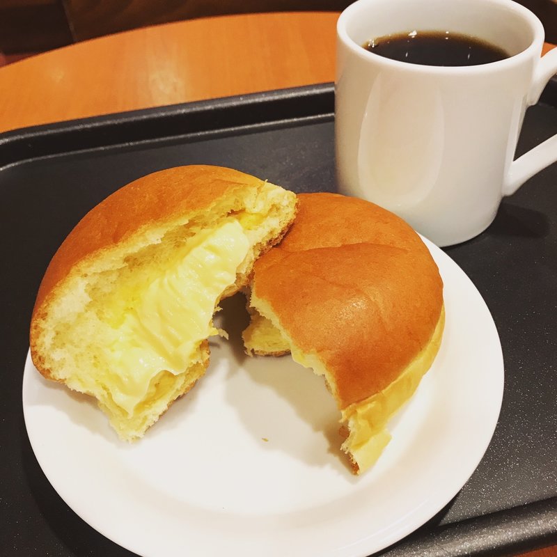 ブリオッシュクリームパン(カフェ・ベローチェ 綾瀬店)