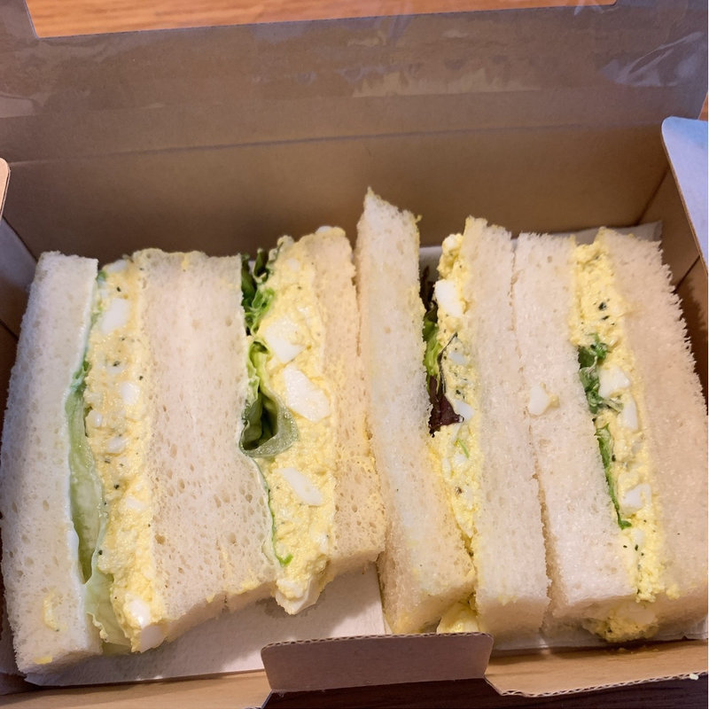 バジルたまごサンド(フォーシーズンズカフェ （FOUR SEASONS CAFE）)