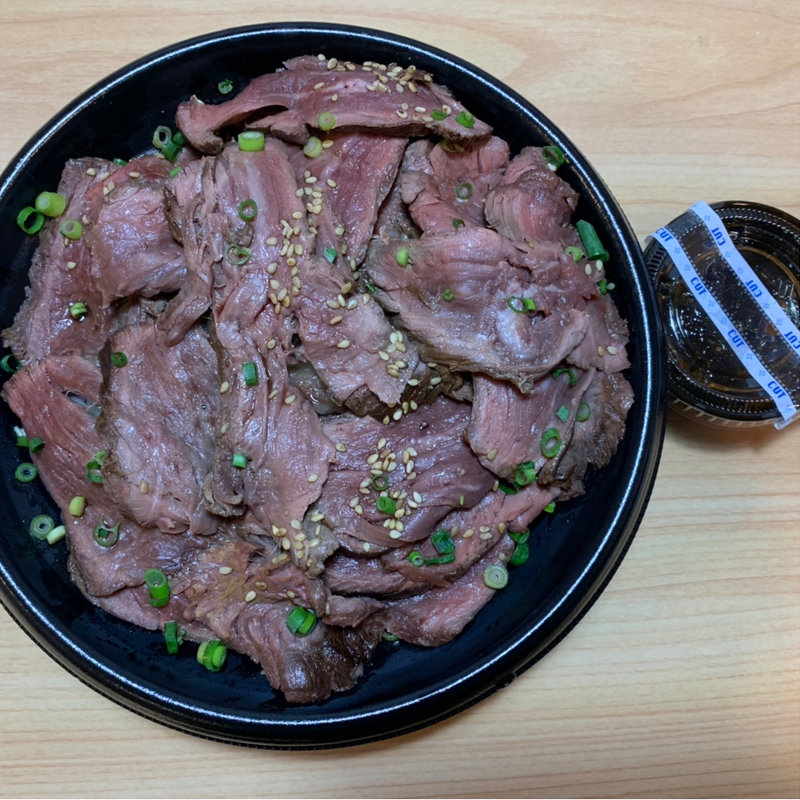 牛ハラミ丼(肉250g)(肉市場  仙台店)