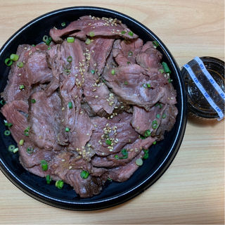 牛ハラミ丼(肉250g)(肉市場  仙台店)