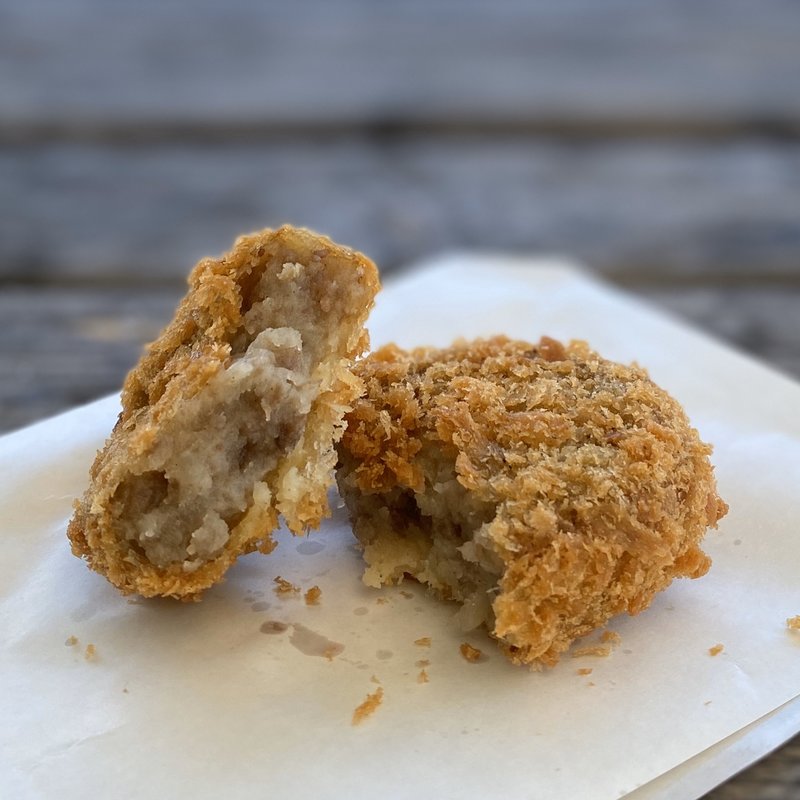 松阪牛入りコロッケ(フードショップ　竹とんぼ )