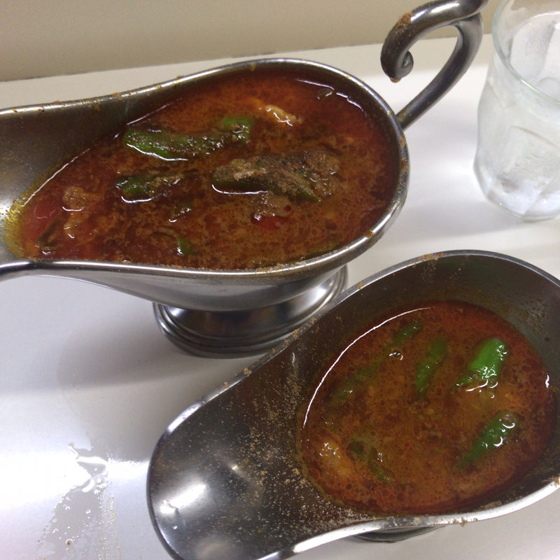 季節のスープカレー(しし唐と豚バラスライス&トマト)(かれーの店 うどん)