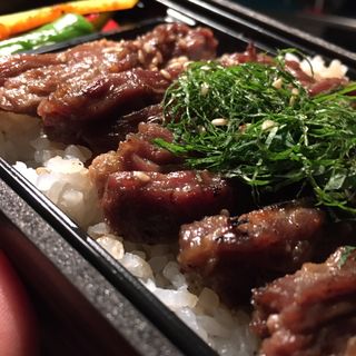 炭火焼き特製牛ハラミ丼(炭VINOギャザ阪急店)