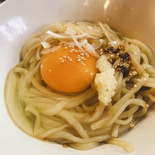 ニンニク光麺、生卵トッピング(13湯麺 （かずさんとんみん）)