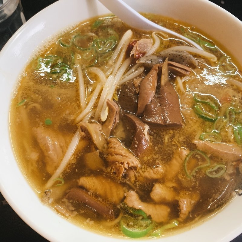 ホルモンラーメン(13湯麺 （かずさんとんみん）)