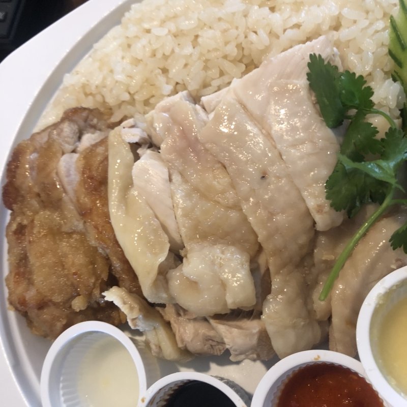 海南ハーフ&ハーフチキンライス(大)(海南チキンライス 夢飯)