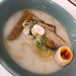 やさしい、しおとんこつ　ラーメン