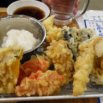 7種天ぷら盛り合わせ(海鮮屋台おくまん 姪浜店)
