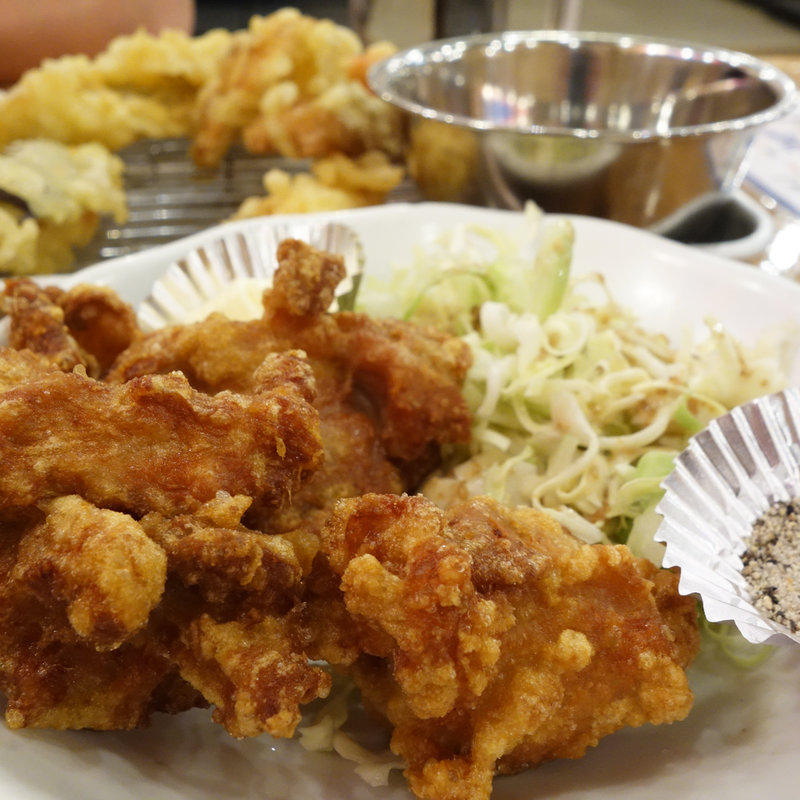 鶏ももの唐揚げ(海鮮屋台おくまん 姪浜店)