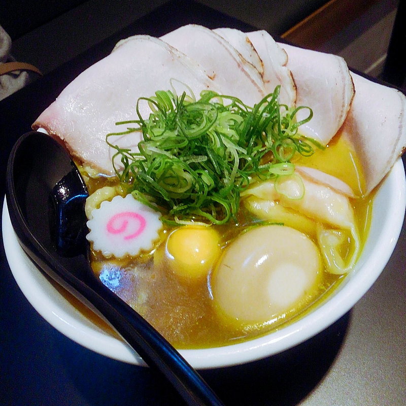 金の鶏中華　全部入り(新旬屋 麺 新庄本店)