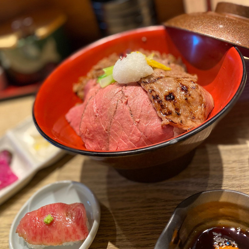 黒毛和牛贅沢重【竹】(和牛贅沢重専門店 神楽坂 翔山亭 )