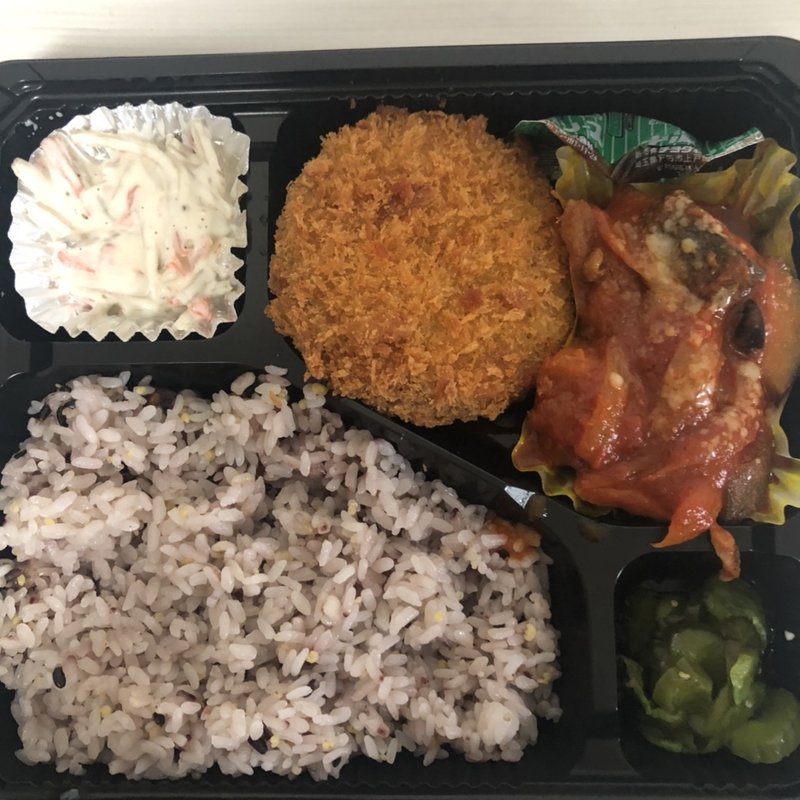 若鶏のトマト煮&黒毛和牛メンチカツ(caffe riso)