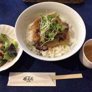 ステーキ丼ランチ(懐花亭 （カイカテイ）)