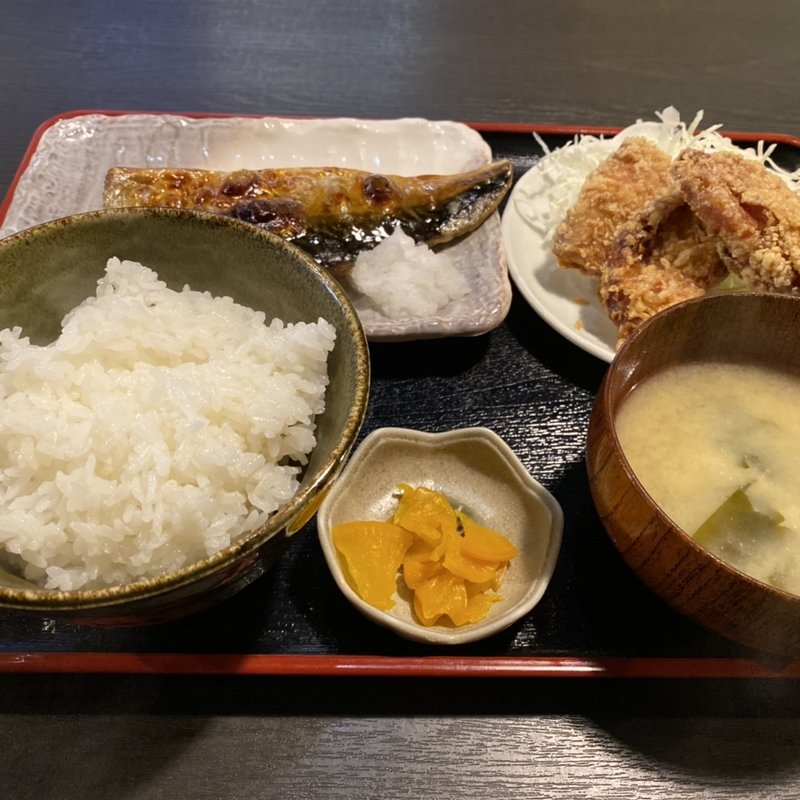 鯖塩焼きと鶏ザンギ定食(千虎 （チコ）)