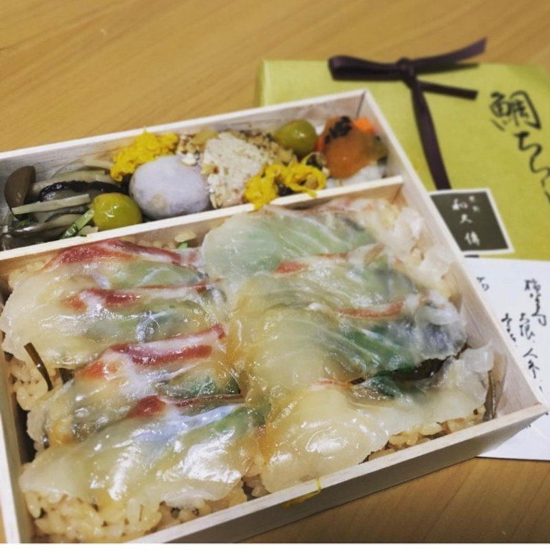 鯛ちらし二段弁当(紫野和久傳 京都伊勢丹店 （わくでん）)