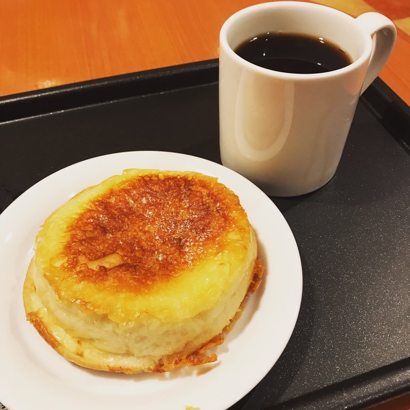 香ばしチーズパン(カフェ・ベローチェ 綾瀬店)