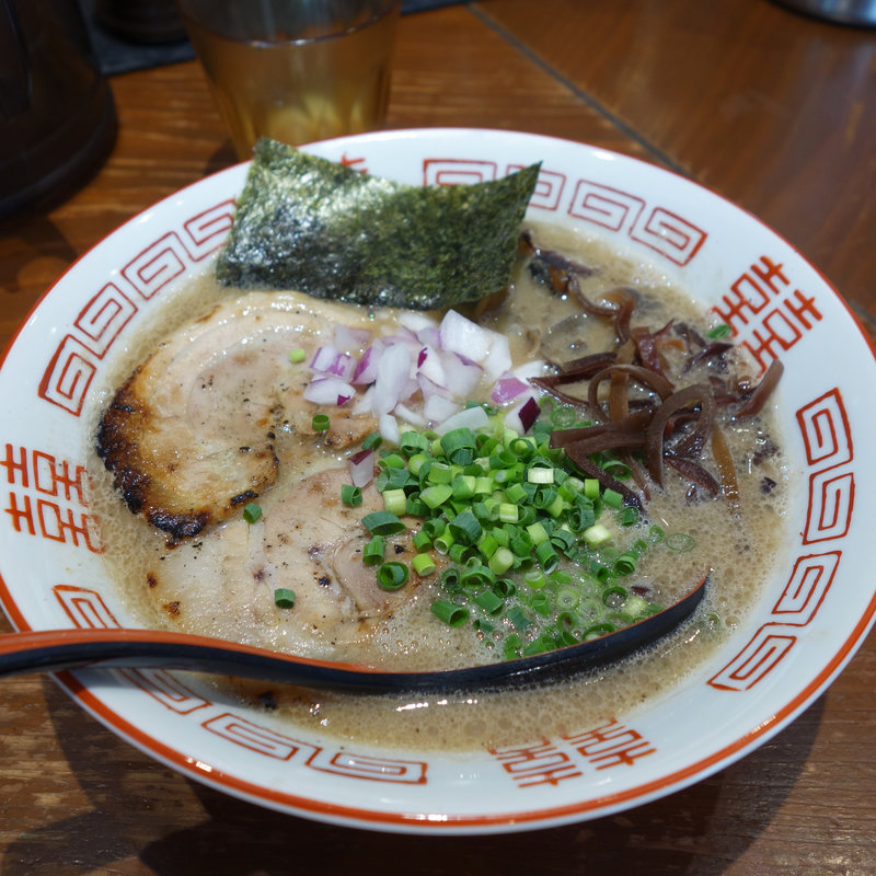 イカ豚骨らぁめん(麺や兼虎 天神本店)