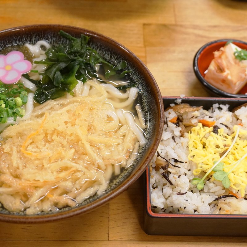 五目寿司定食(麺房 てうち庵 八女店)