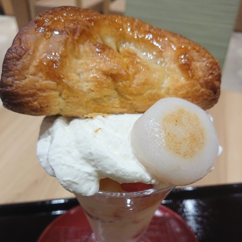 みたらし小餅パイパフェ(みたらし小餅茶屋)