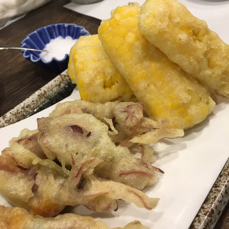 ホタルイカととうもろこしの天ぷら(膳や与楽)