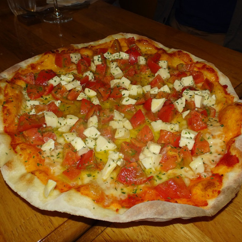 ピッツァ・モッツァレラ・エ・ポモドーロ(トラットリア ラ マルゲリータ )