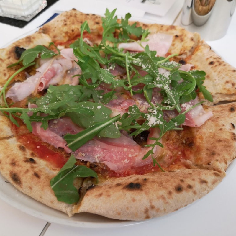 ピッツァYYK(チエロ エ マーレ)