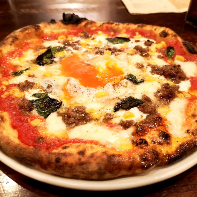 スイートコーンとリコッタチーズと自家製ミートソースのピッツ(ラゴロセッタ)