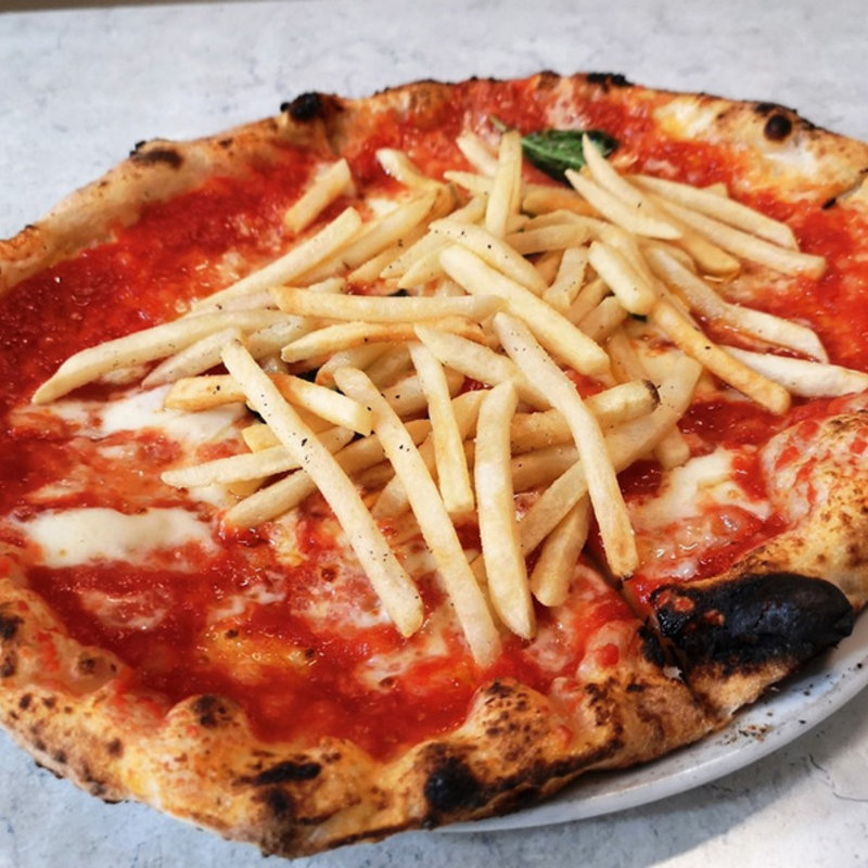 ピッツァ・フライドポテト(Pizzeria e Trattoria da ISA)