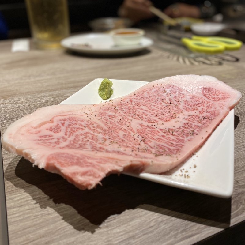 はみ出る和牛サーロイン(蘭)