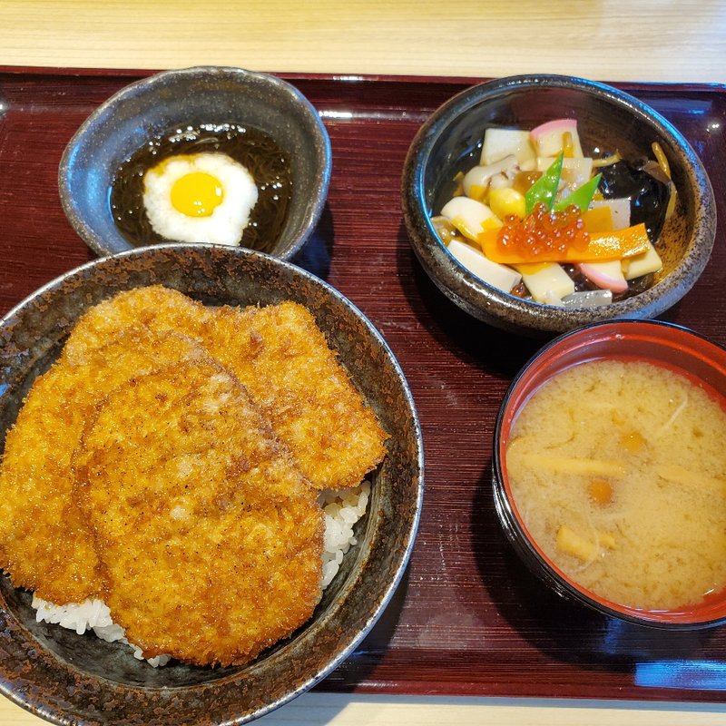 にいがた うんめいもん三昧セット(とんかつ政ちゃん新潟駅前店)