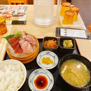 まぐろ刺身定食(目利きの銀次 府中ル・シーニュ店)