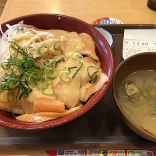 オニオンサーモン丼特盛り(すき家 宇都宮インターパーク店  )