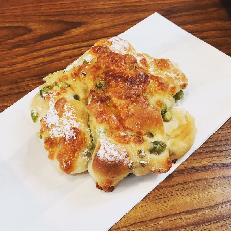 枝豆とチーズ(ビーバーブレッド)