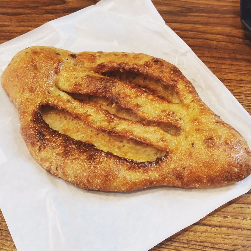 クミンとグリエールチーズ(ビーバーブレッド)