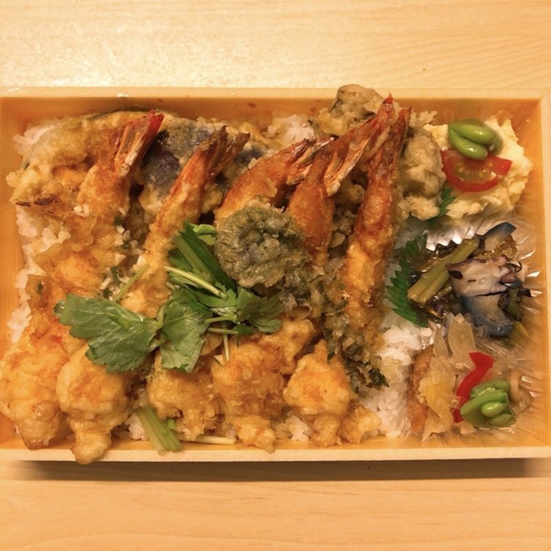 海老天重　自家製ガーリックバターのせ(ろくろく亭)