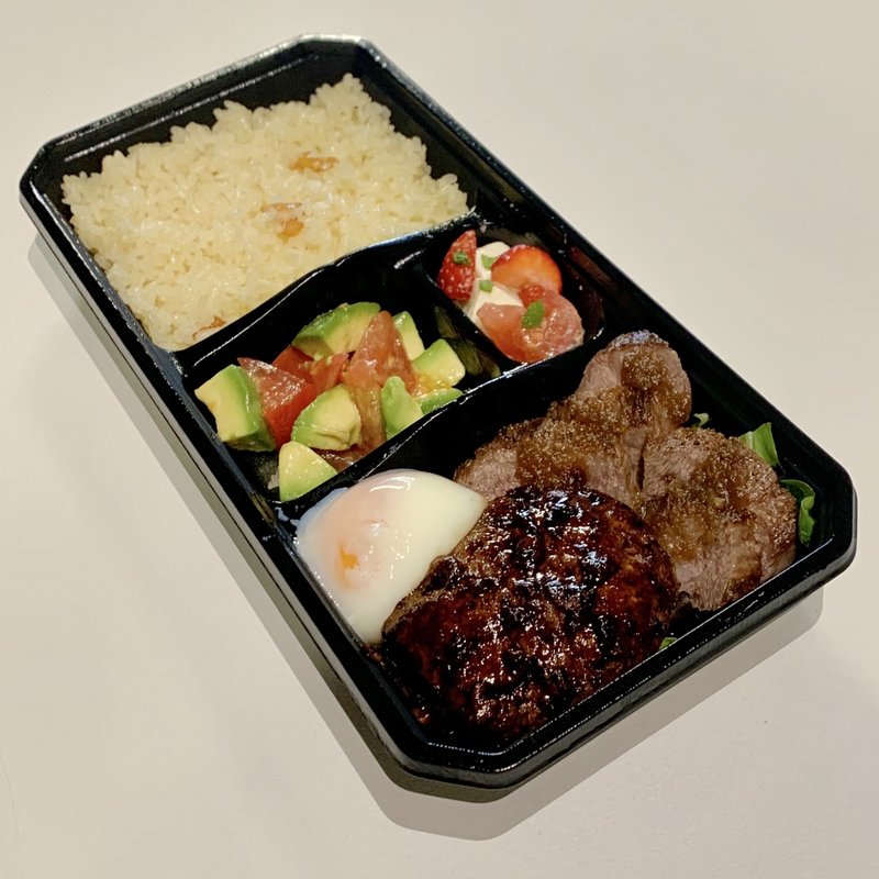 フォアグラ入りハンバーグのロコモコ丼(ダルマット 西麻布本店)