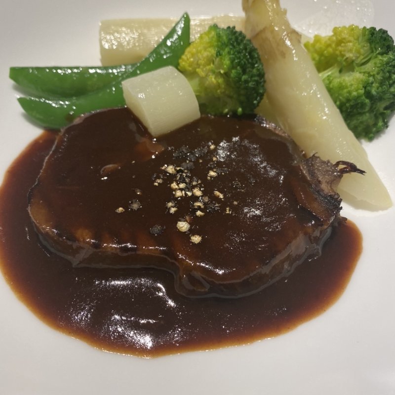 牛タンシチュー(カラペティ・バトゥバ （QUAND　L'APPETIT　VA　TOUT　VA！）)