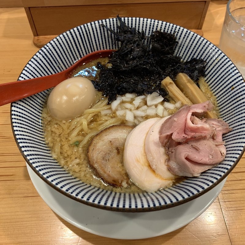 "得"製背油醤油らー麺(焼きあご塩らー麺たかはし 銀座店)