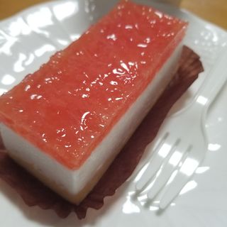 ピンクグレープフルーツ＆ヨーグルトケーキ

(スターバックス)