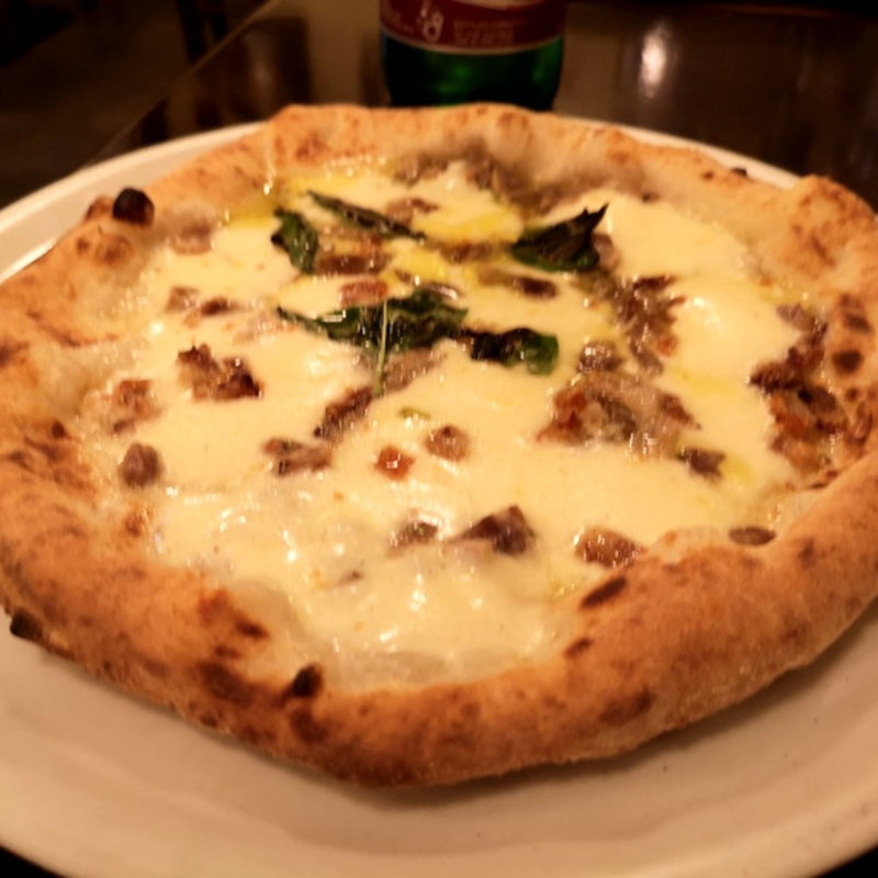 ポルケッタのピッツァ(イルピッツァイオーロ)