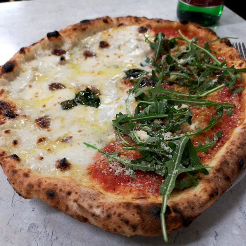 クアトロフォルマッジとマリナーラのメタメタ(Pizzeria e Trattoria da ISA)