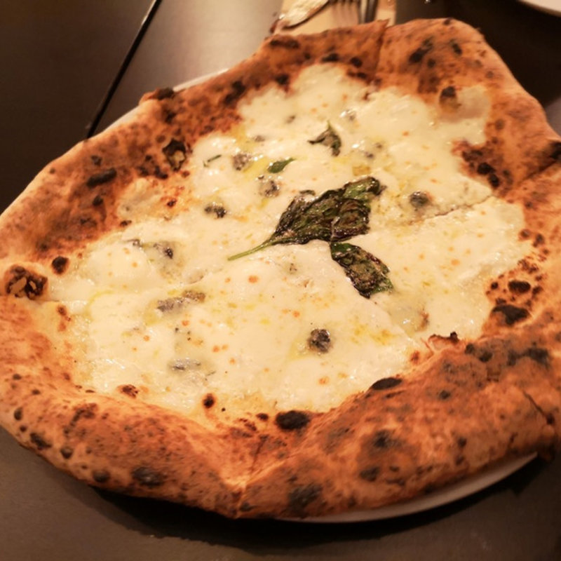 クアトロフォルマッジ(ピッツァ パスチーボ)