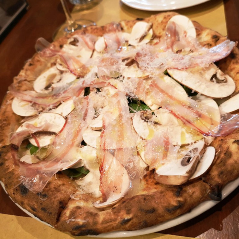 マッシュルームのピッツァ(Oppla da Gtalia)