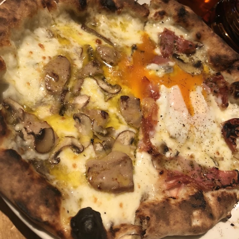 ピザ(ビスマルク&クアトロフォルマッジ)(渋DRA(シブドラ))