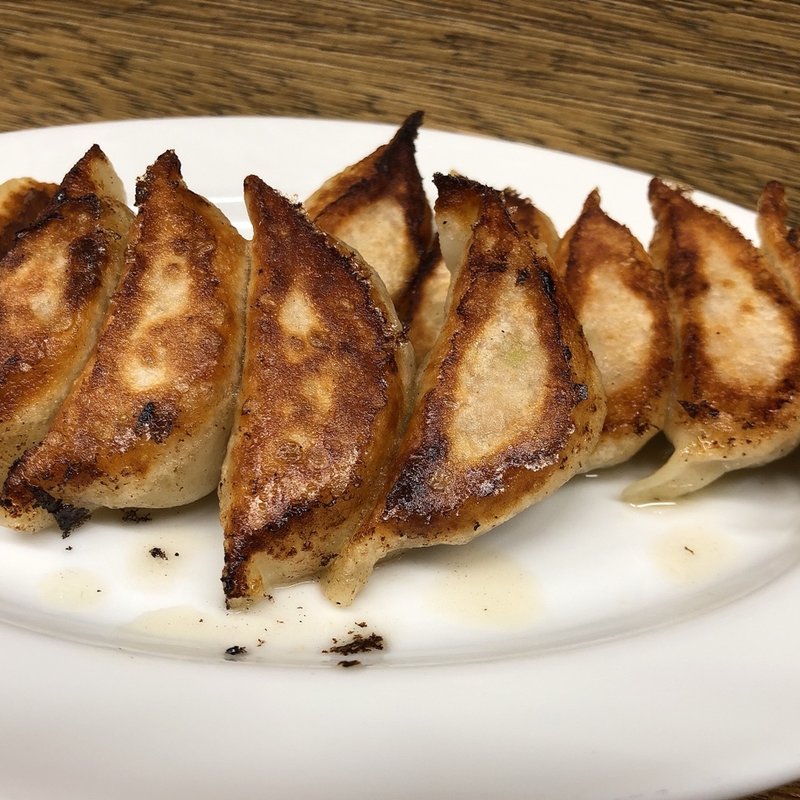 餃子(にんにく 玉入り)(餃子荘ムロ)